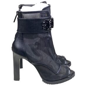 NWOT Karl Lagerford Paris Women’s Blayze Black Lug Sole Booties Size 7.5